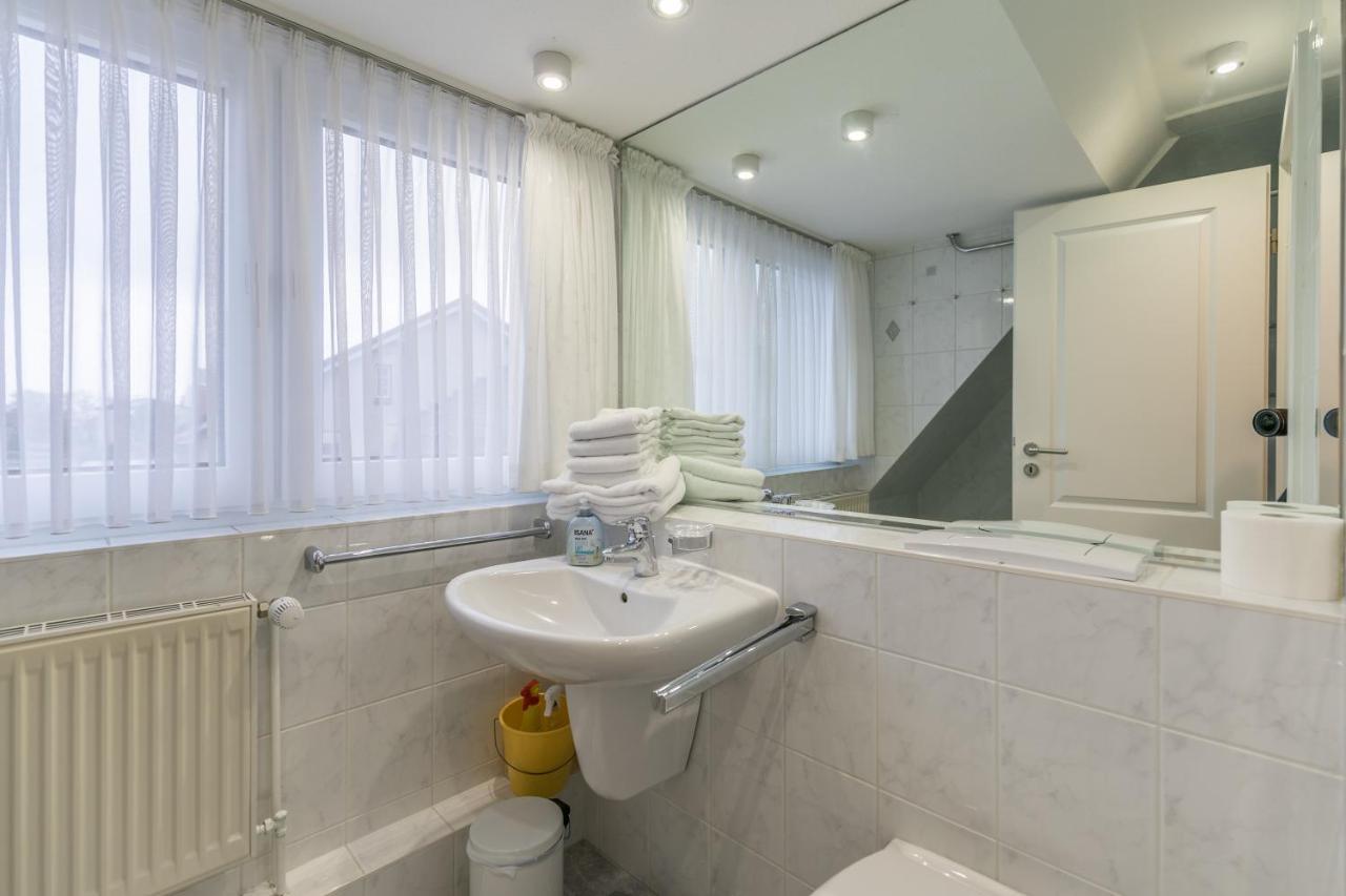 Haus Alleestrasse 37 Haus Alleestrasse 37, Wohnung 2, 2 Og บือซุม ภายนอก รูปภาพ
